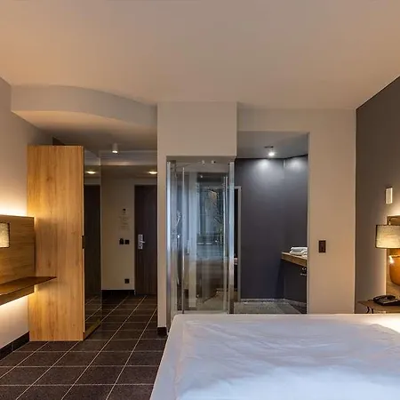 Hotel Four Dusseldorf Airport 4*