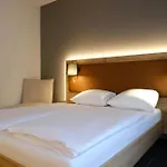 Four Points Flex By Sheraton Duesseldorf Airport מלון
