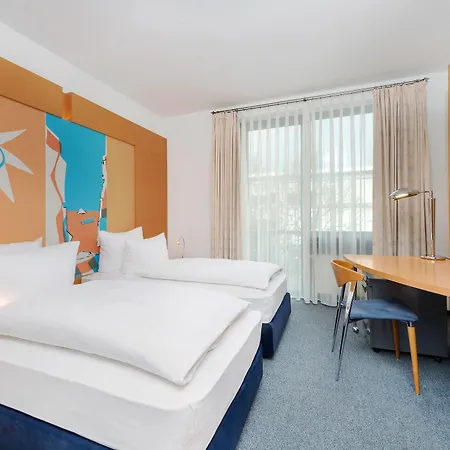 Hotel Four Dusseldorf Airport 4*