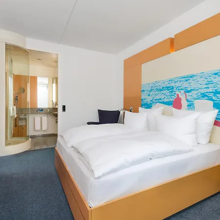 Four Dusseldorf Airport Hotel 4*