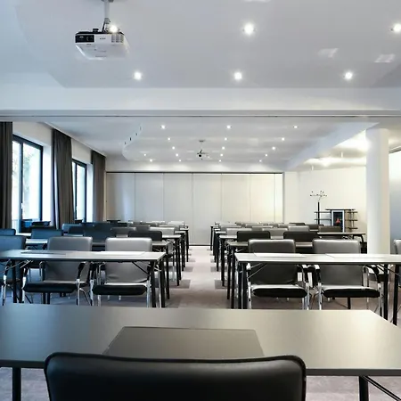 Four Dusseldorf Airport Hotel 4*