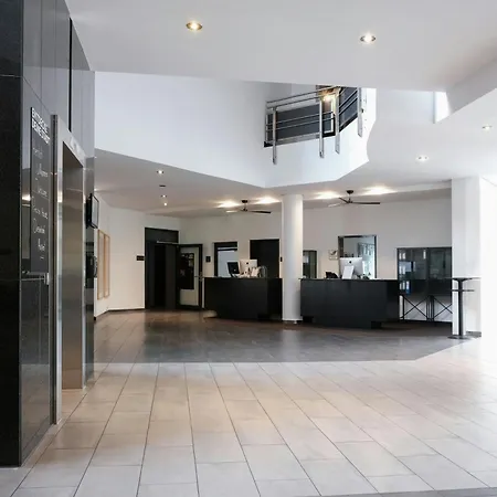 Four Dusseldorf Airport Hotel 4*
