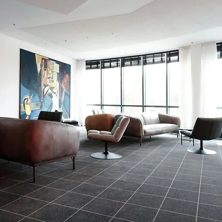 Hotel Four Dusseldorf Airport 4*