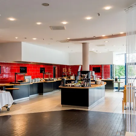 Four Points Flex By Sheraton Duesseldorf Airport Hotel