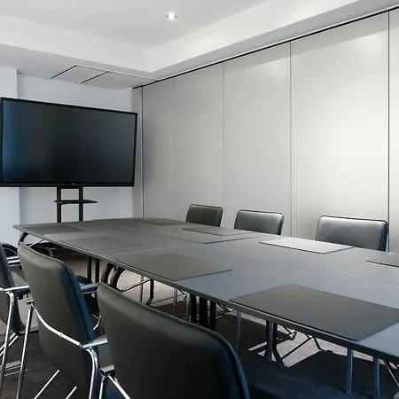 מלון Four Points Flex By Sheraton Duesseldorf Airport 4*