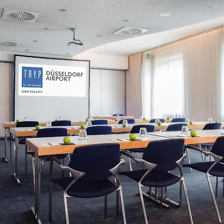 Four Dusseldorf Airport Hotel 4*