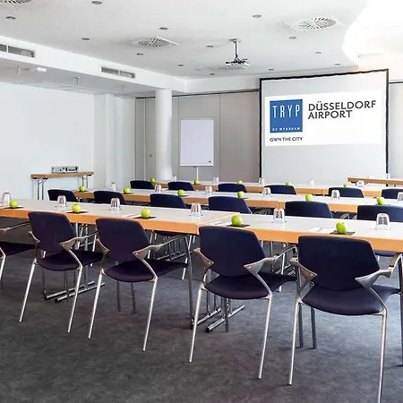 Hotel Four Dusseldorf Airport 4*