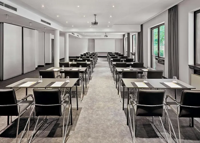 Four Points Flex By Sheraton Duesseldorf Airport מלון