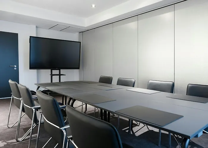 מלון Four Points Flex By Sheraton Duesseldorf Airport 4*